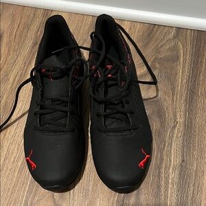 Puma Men's Black and Red Athletic Sneakers